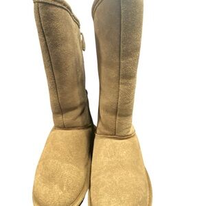 BearPaw Women's Classic Tan Winter Boots